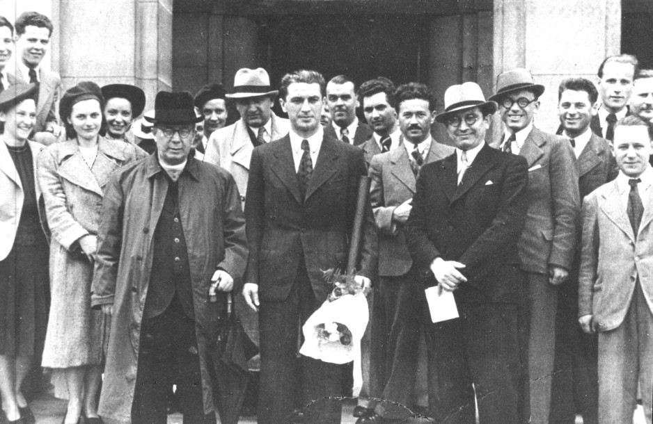 Президент о. Агустин Волошин, члени уряду та Вікентій Шандор, Праза, квітень, 1939, 1939.in.ua